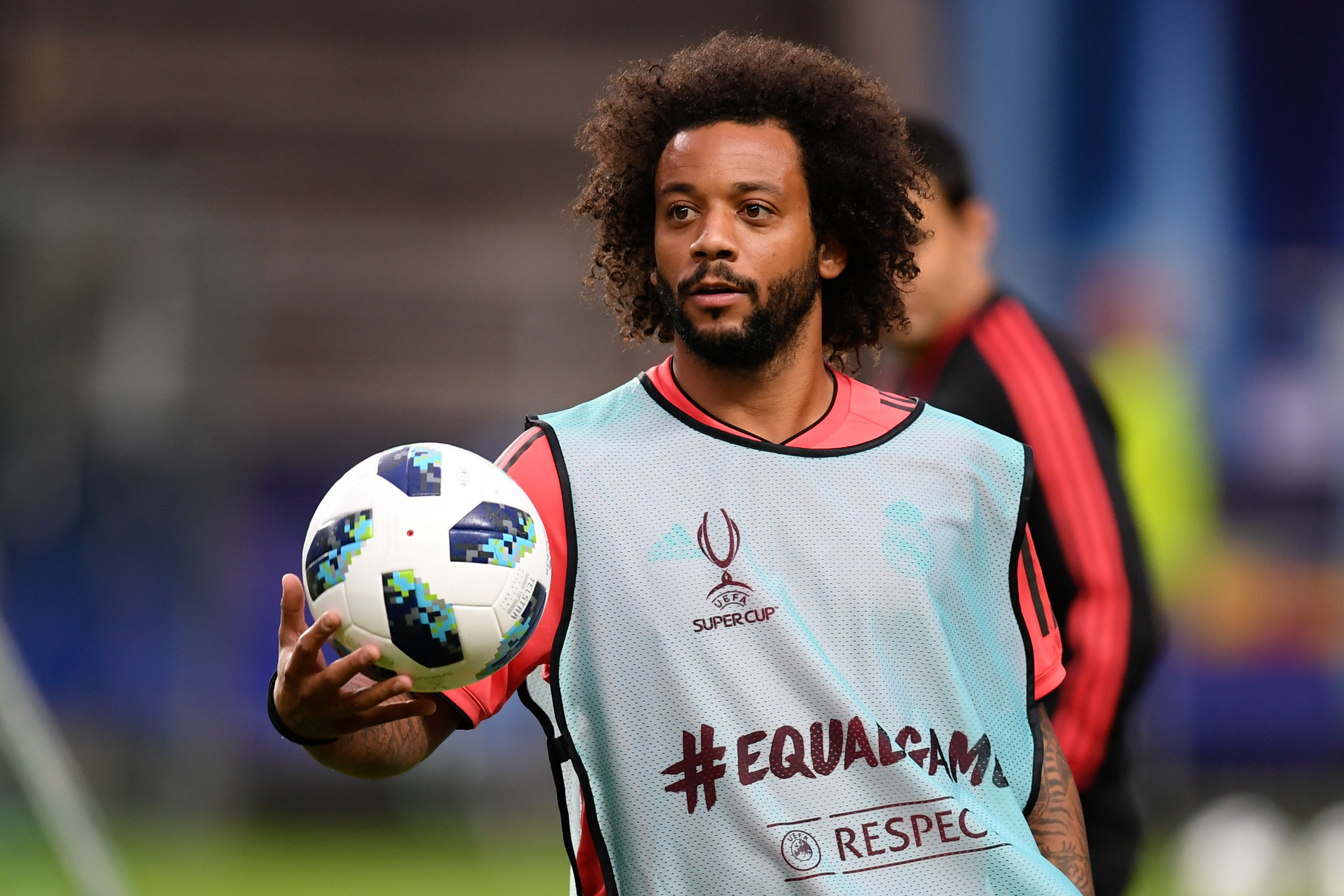 开云体育-关于集结日法兰克福备战欧超杯，绝杀压哨细节曝光，悬念犹存，医务组通报恢复的信息