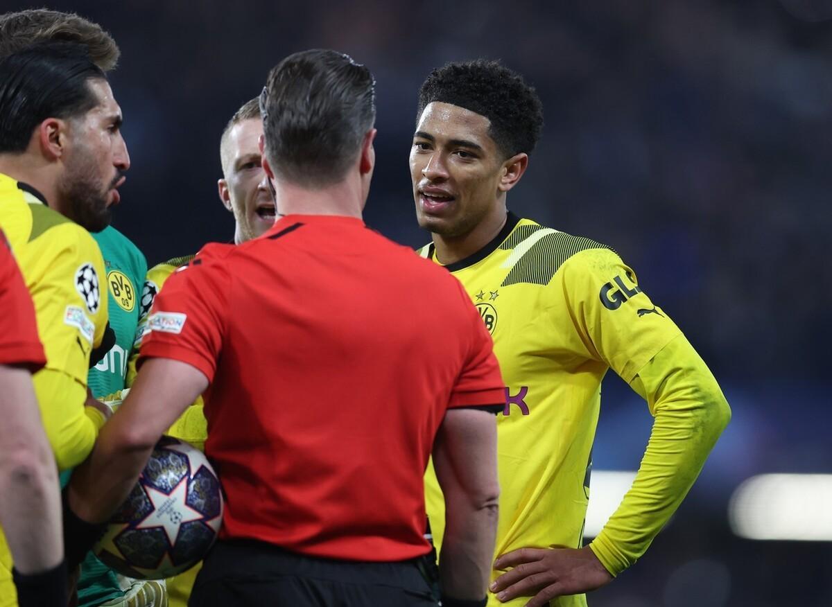 乐动体育官网-欧冠赛程吃紧，武汉三镇加时末段遗憾出局，引发热议，纪律约束更严格的简单介绍